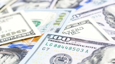 Какой курс доллара сложился в Казахстане накануне выходных