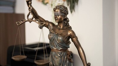 Продавшего жидкости для вейпов на 64 млн тенге жителя Астаны ограничили в свободе