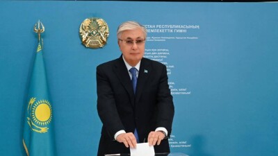 Токаев проголосовал на референдуме по АЭС
