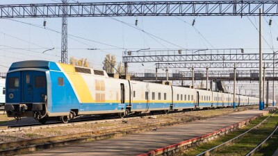 Для казахстанских студентов в августе запустят дополнительные поезда