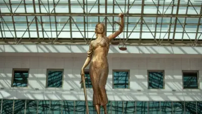 Мать семерых детей незаконно сняли с очереди на жильё в Астане: её права восстановили в кассации