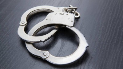 Главу группы авторского надзора задержали в Костанайской области при получении 9 млн тенге