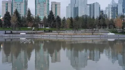 Сквер на месте резиденции президента открыли в Алматы