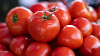 Несколько продуктов подешевели за неделю в Казахстане, заметнее всего – помидоры