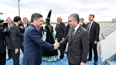Гурбангулы Бердымухамедов прилетел в Астану