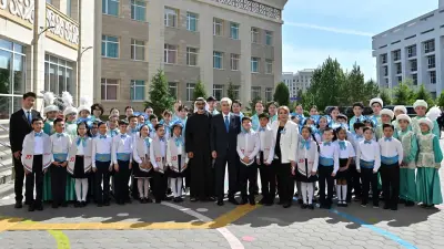 Президент Казахстана и наследный принц Абу-Даби посетили школу-лицей в Астане