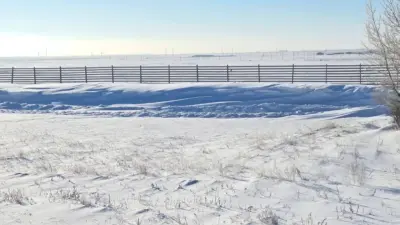 Переносную конструкцию для защиты дороги от снежных заносов тестируют на севере Казахстана