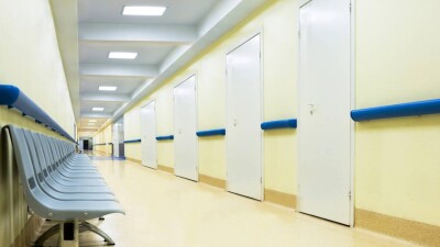 Аймагамбетов о проблемах ОСМС: Больницы недополучили 550 млрд тенге на операции, лекарства, МРТ