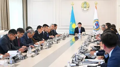 Получили миллиарды, но нет ни людей, ни техники: аким Алматы обрушился с критикой на подрядчиков