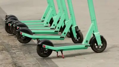 Контроль за электросамокатами: закон о профилактике правонарушений подписал Токаев