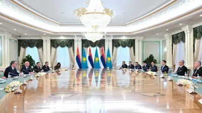 Президенты Казахстана и Сербии провели переговоры в расширенном формате