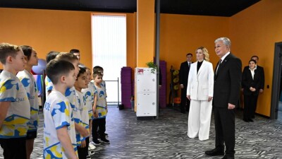 Токаев осмотрел спортивный центр QazSwimAcademy в Астане
