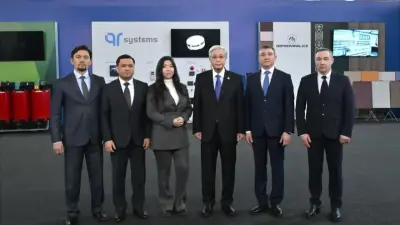 Токаев осмотрел выставку предприятий обрабатывающей промышленности