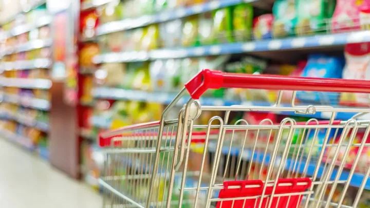Цепочки из четырёх посредников выявляют при проверке цен на продукты в Казахстане