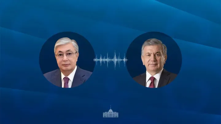 Токаев поговорил по телефону с президентом Узбекистана