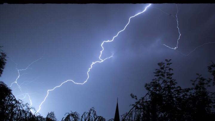 Шторм "Бора" бушует в Греции: есть погибшие