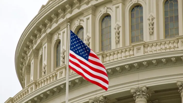 Сенат США принял законопроект Трампа о сокращении налогов