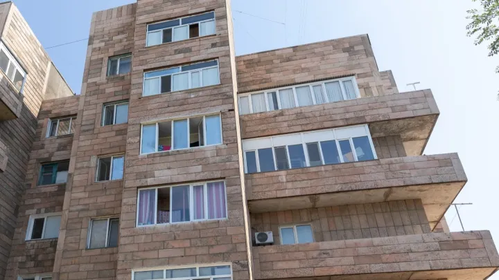 "Дом рухнет при землетрясении". Что делать алматинцам, если соседи сносят несущую стену