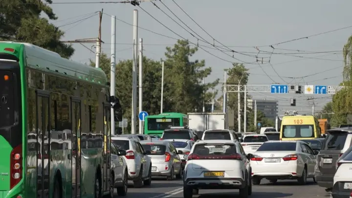 Блэкаут в Алматы. Девятибалльные пробки фиксируют на улицах города