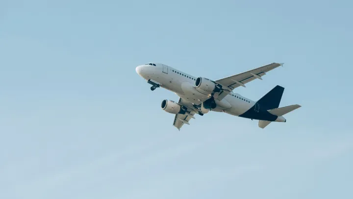 Air Astana предупредила о переносе рейсов из-за закрытия аэропорта Хитроу