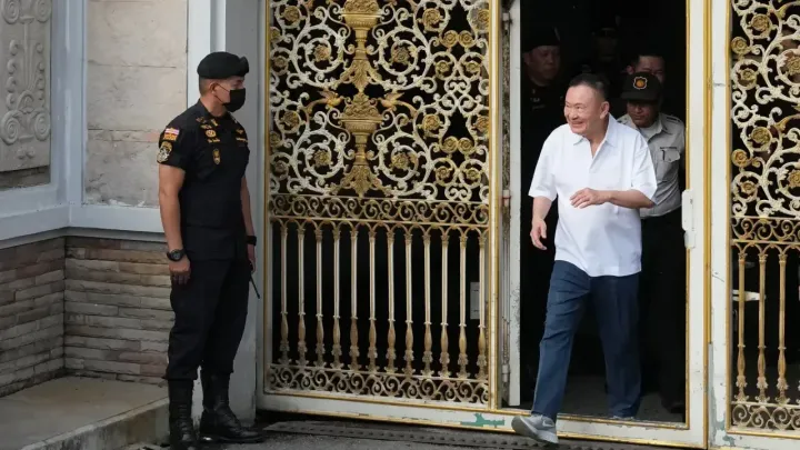 Экс-премьер Таиланда Таксин Чинават получил королевское помилование