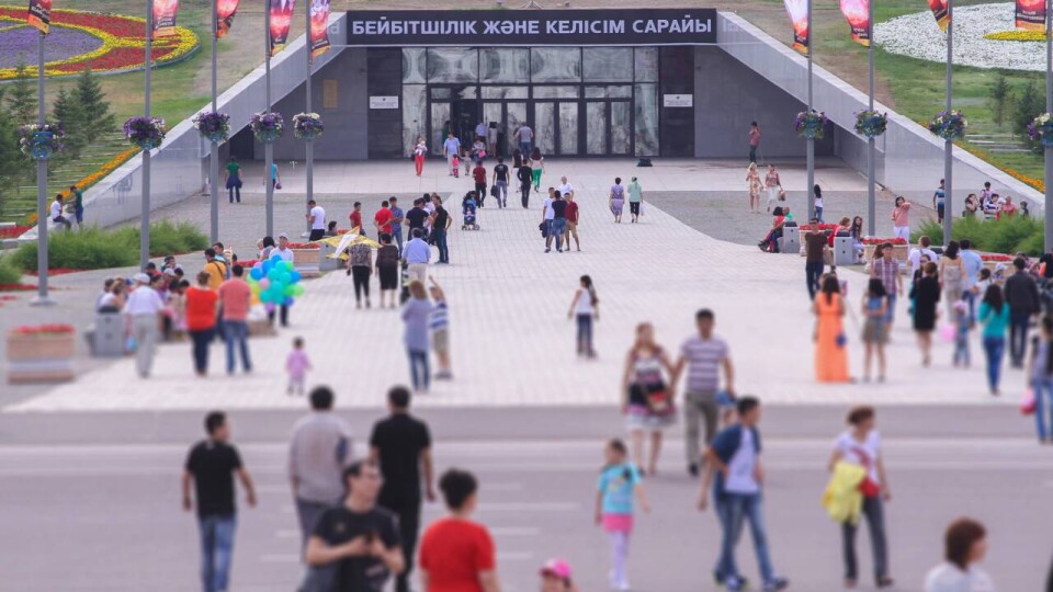 Портрет казахстанцев, доверяющих президенту, составили социологи