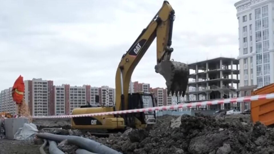 "Ужаснейший запах": последствия прорыва канализационных труб устраняют в Астане