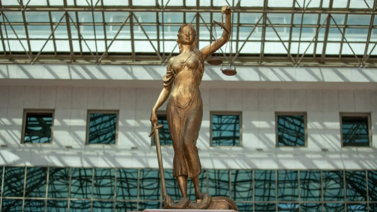 Экс-главу авиаремонтного завода осудили за многомиллионное хищение в Актобе