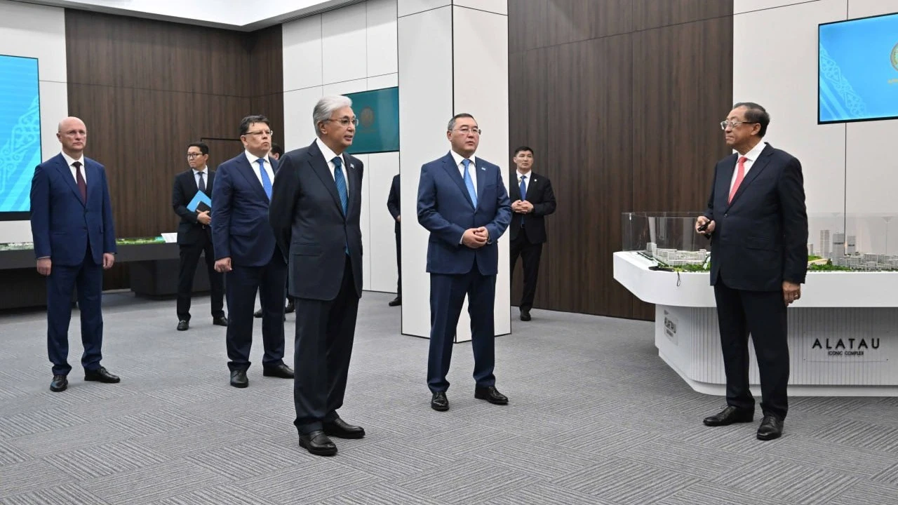 Президент ознакомился с ходом развития Алатау