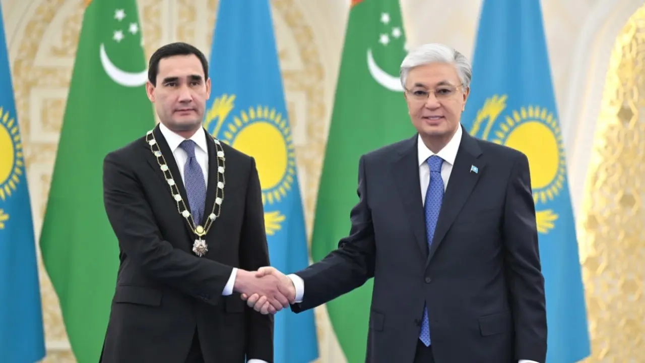 Токаев наградил Бердымухамедова орденом "Алтын Қыран"