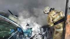 Три горящих автомобиля потушили спасатели в Казахстане за один день