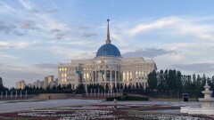 Касым-Жомарт Токаев наградил казахстанцев за участие в спасении пострадавших при крушении самолёта близ Актау