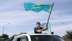 Серебряному призёру Паралимпиады Нурдаулету Жумагали подарили квартиру и автомобиль