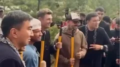 Backstreet Boys посадили деревья в Парке мира и согласия в Астане