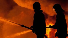 Дом и хозпостройки сгорели в одном из сёл СКО: жертв удалось избежать