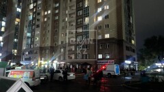 Девушка выпала из окна многоэтажки в Алматы: полиция возбудила уголовное дело