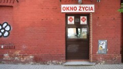 Родители подбросили в бэби-бокс 6-летнюю дочь: они планировали эмигрировать из Польши без неё