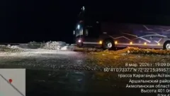 Пассажирский автобус съехал в кювет на трассе Астана – Караганда