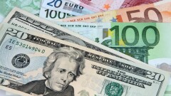 Сколько стоят доллар и рубль в обменниках Казахстана 7 января