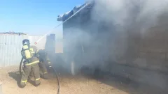 Спасатели предотвратили взрыв газовых баллонов при пожаре в Алматинской области