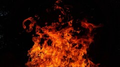 Шестерых человек эвакуировали во время пожара в одной из многоэтажек Караганды