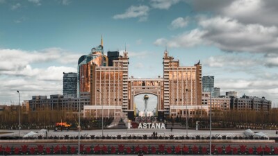 Более 3 тысяч человек эвакуировали из здания КТЖ в Астане во время условного пожара