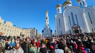 Масленичные гуляния прошли у Свято-Успенского кафедрального собора в Астане