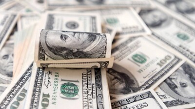 Сколько стоят доллар и рубль в обменниках Казахстана 2 января