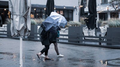 Сильный ветер и пожарная опасность: штормовое предупреждение объявили в ряде регионов Казахстана