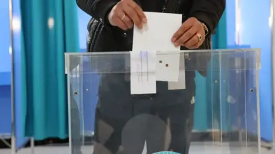 Участки для голосования на референдуме закрылись в Казахстане