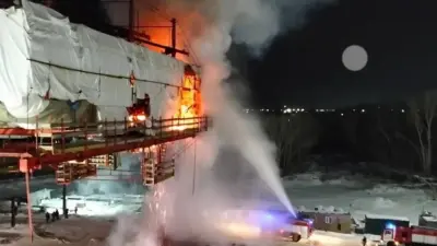 Строящийся мост загорелся в Павлодаре
