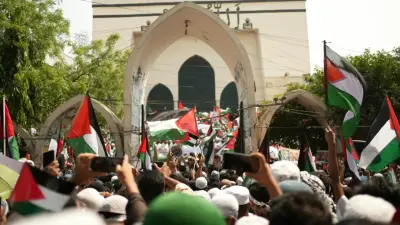 Израиль возобновил авиаудары по сектору Газа после обстрелов со стороны ХАМАС