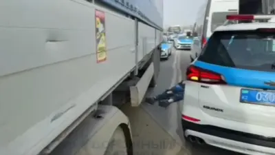 На оживлённом перекрёстке в Алматы погиб пешеход