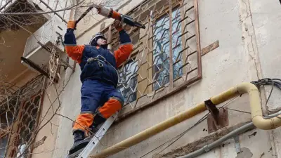 90-летняя женщина не смогла открыть дверь гостям в свой день рождения: спасатели Кызылорды пришли на помощь
